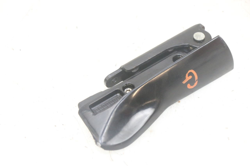 photo de REPOSAPIES TRASERA IZQUIERDA PIAGGIO MP3 HPE 300 (2019 - 2026) - Otra perspectiva