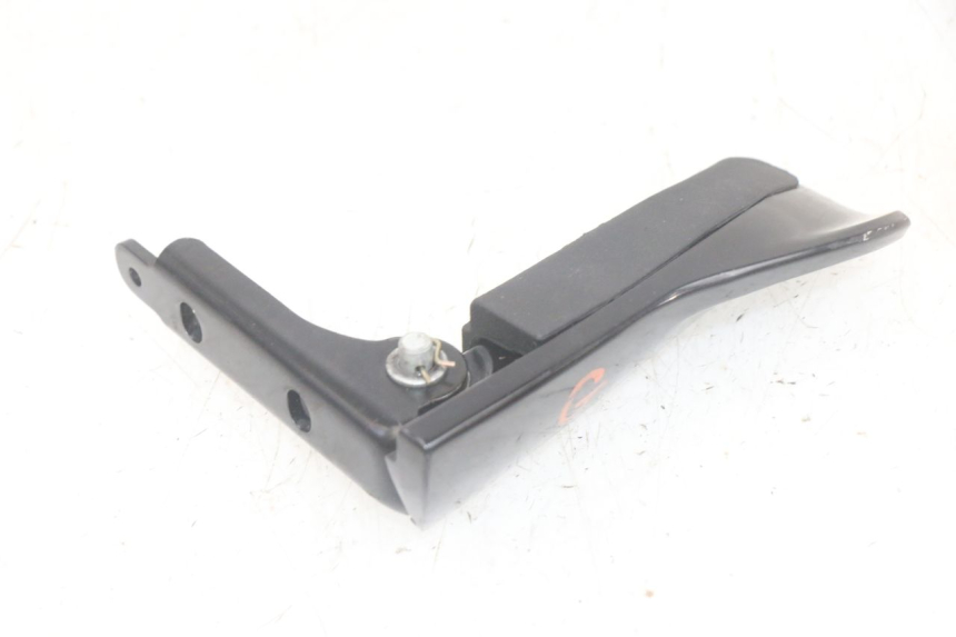 photo de REPOSAPIES TRASERA IZQUIERDA PIAGGIO MP3 HPE 300 (2019 - 2026) - Estado de la superficie y material