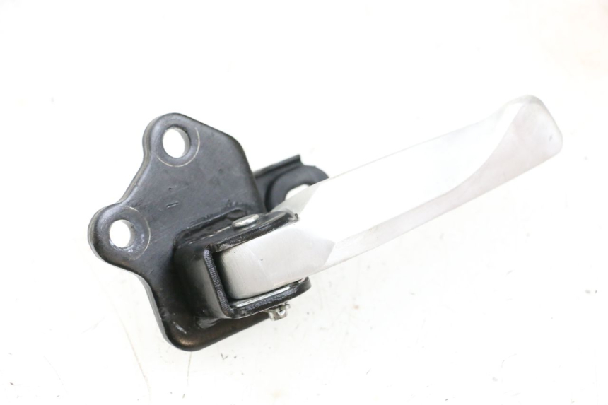 photo de REPOSAPIES TRASERA IZQUIERDA YAMAHA NEO'S CORE 1 (2022 - 2026) - Detalle de la pieza