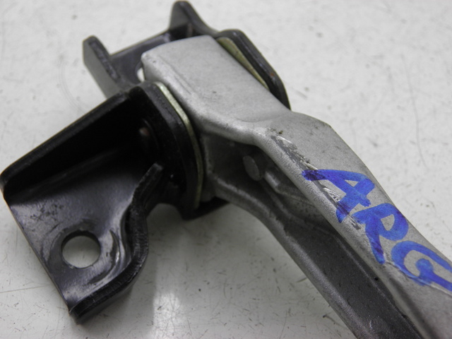 photo de REPOSAPIES TRASERA IZQUIERDA PEUGEOT TWEET 125 (2010 - 2017) - Detalle de la pieza