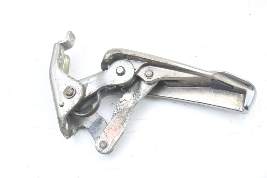 photo de REPOSAPIES TRASERA IZQUIERDA PIAGGIO VESPA GRANTURISMO 125 (2003 - 2007) - Zoom estado de uso