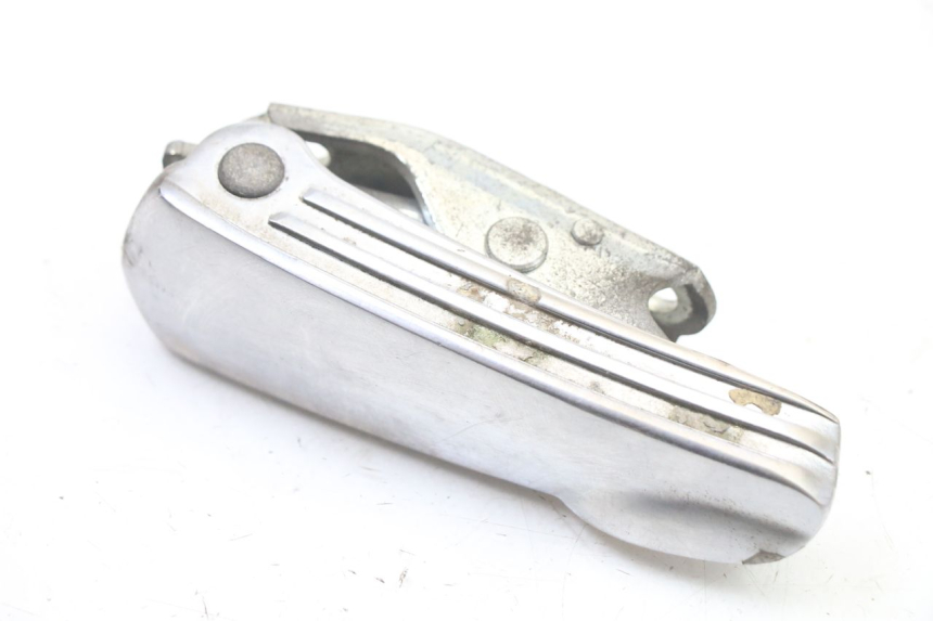 photo de REPOSAPIES TRASERA IZQUIERDA PIAGGIO VESPA GRANTURISMO 125 (2003 - 2007) - Detalles de los puntos de fijación