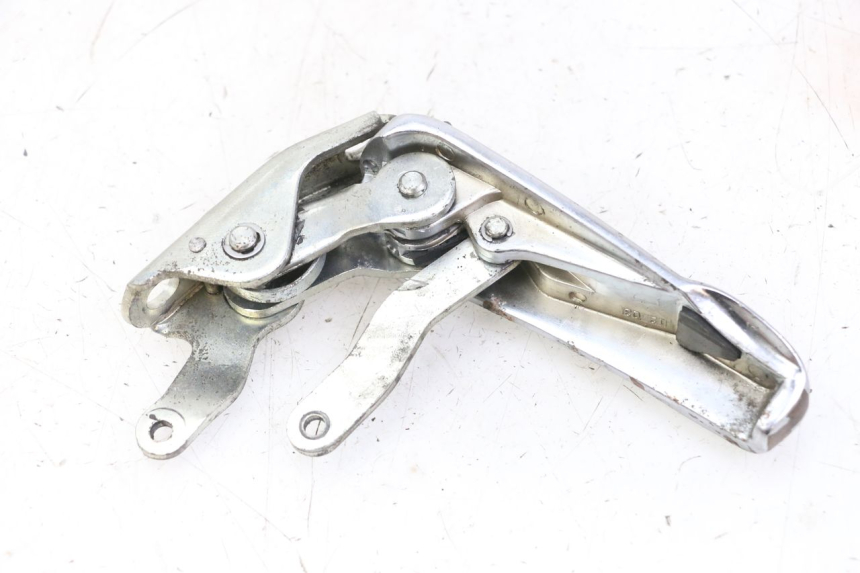 photo de REPOSAPIES TRASERA IZQUIERDA PIAGGIO VESPA GRANTURISMO 200 (2004 - 2005) - Otra perspectiva