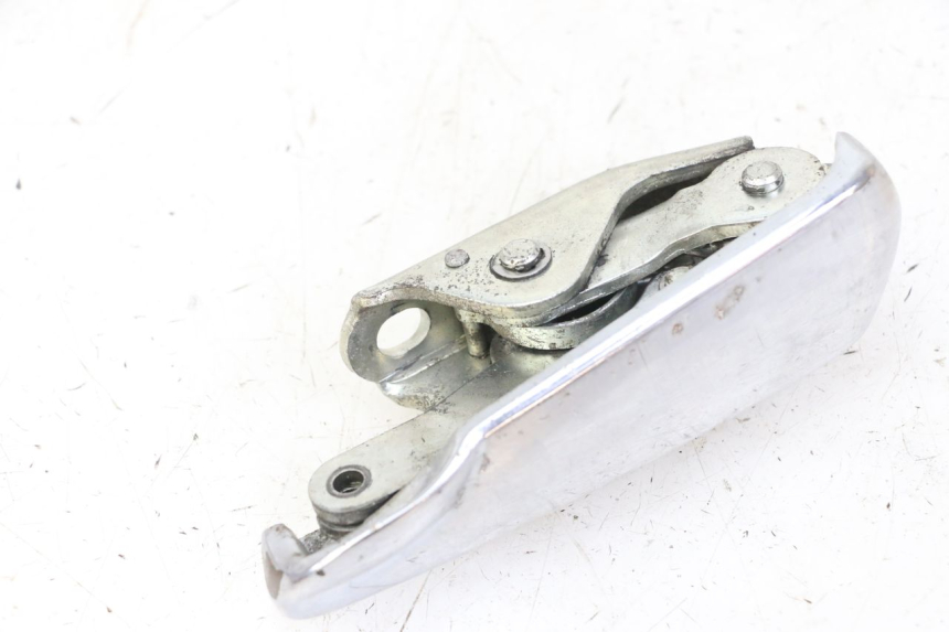 photo de REPOSAPIES TRASERA IZQUIERDA PIAGGIO VESPA GRANTURISMO 200 (2004 - 2005) - Primer plano técnico