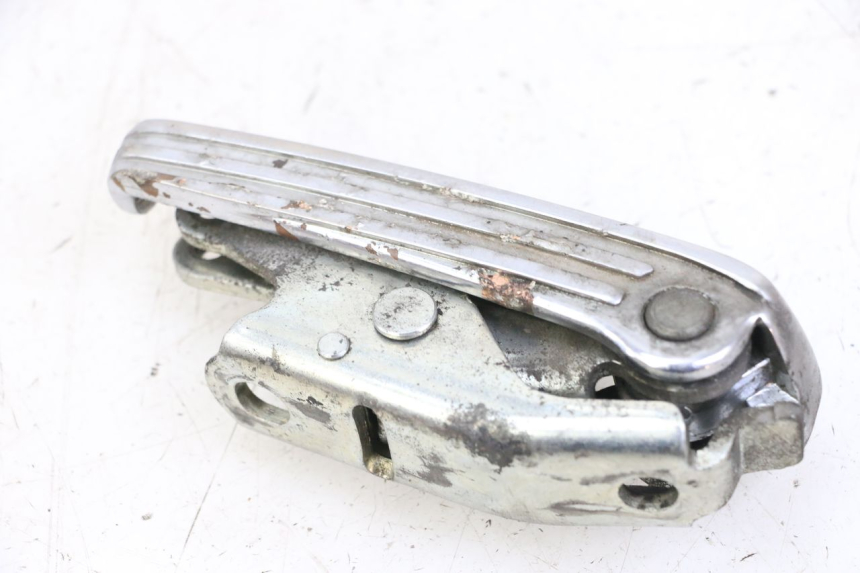 photo de REPOSAPIES TRASERA IZQUIERDA PIAGGIO VESPA GRANTURISMO 200 (2004 - 2005) - Detalles de los puntos de fijación