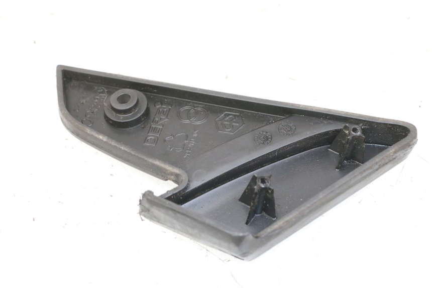 photo de REPOSAPIES TRASERA IZQUIERDA PIAGGIO VESPA LX 150 (2005 - 2013) - Detalle de la pieza