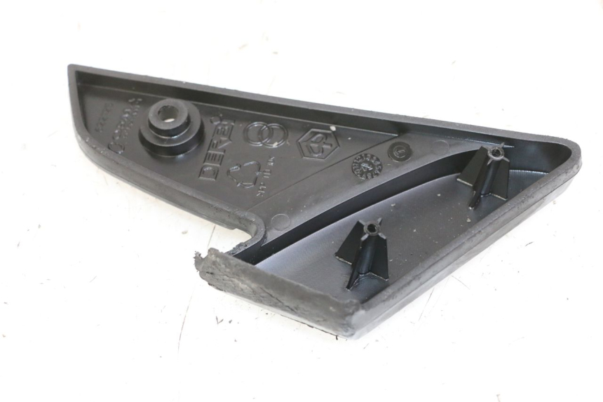 photo de REPOSAPIES TRASERA IZQUIERDA PIAGGIO VESPA S 2T 50 (2007 - 2014) - Otra perspectiva