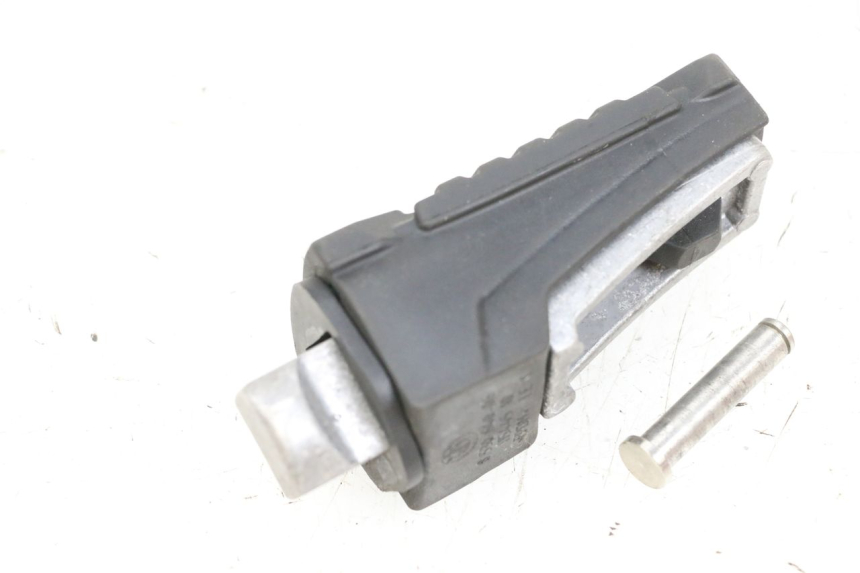 photo de REPOSAPIES TRASERA IZQUIERDA BMW R GS 1250 (2021 - 2024) - Primer plano técnico