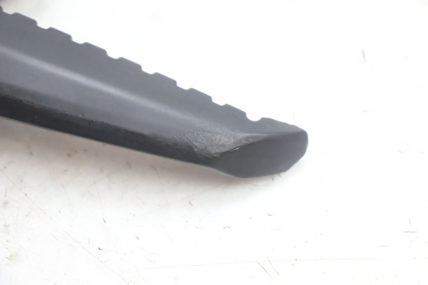 photo de REPOSAPIES TRASERA IZQUIERDA JM MOTORS R-MAX TECH 50 (2024 - 2026) - Detalle de la pieza