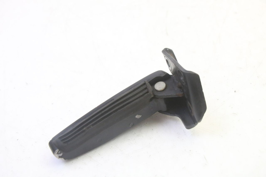 photo de REPOSAPIES TRASERA IZQUIERDA GILERA RUNNER SP 50 (2009 - 2017) - Detalles de los puntos de fijación