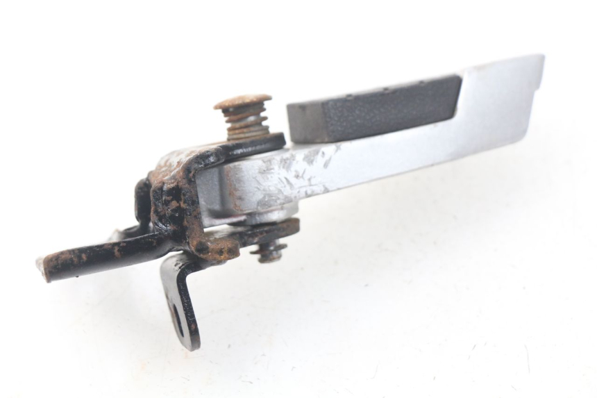 photo de REPOSAPIES TRASERA IZQUIERDA DAELIM S3 125 (2010 - 2017) - Primer plano técnico