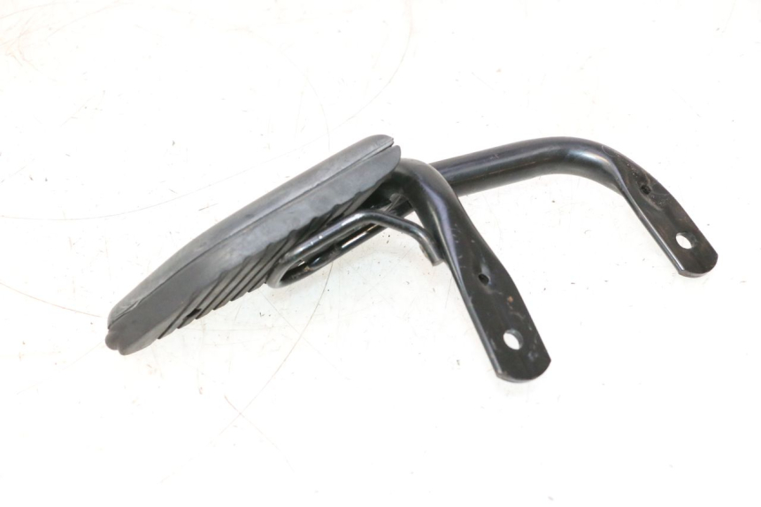 photo de REPOSAPIES TRASERA IZQUIERDA HONDA SH 125 (2001 - 2003) - Primer plano técnico