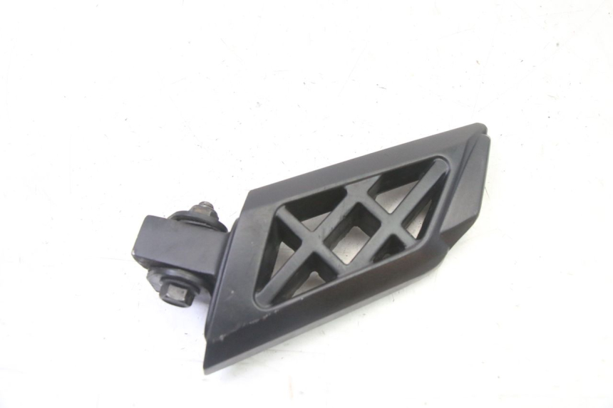 photo de REPOSAPIES TRASERA IZQUIERDA PEUGEOT STREETZONE I NAKED 2T 50 (2018 - 2020) - Primer plano técnico