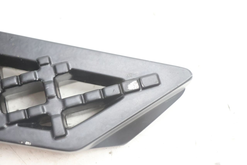 photo de REPOSAPIES TRASERA IZQUIERDA PEUGEOT STREETZONE NAKED 2T 50 (2014 - 2018) - Detalle de la pieza