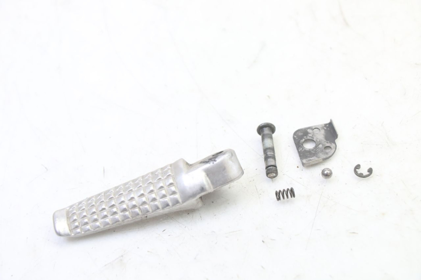 photo de REPOSAPIES TRASERA IZQUIERDA SUZUKI SV S 650 (2003 - 2009) - Vista principal