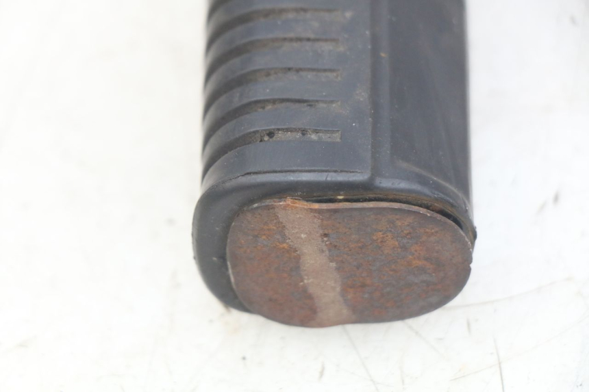 photo de SOPORTE DE PIE TRASERO IZQUIERDO DAELIM VL DAYSTAR 125 (2000 - 2011) - Detalle de la pieza