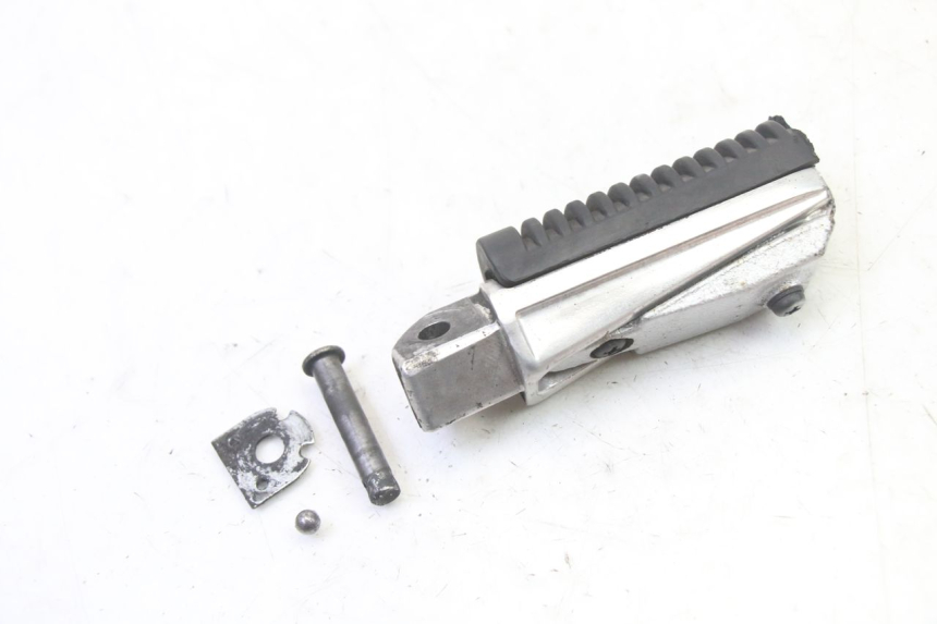 photo de REPOSAPIES TRASERA IZQUIERDA YAMAHA XJ6 ABS 600 (2008 - 2016) - Otra perspectiva