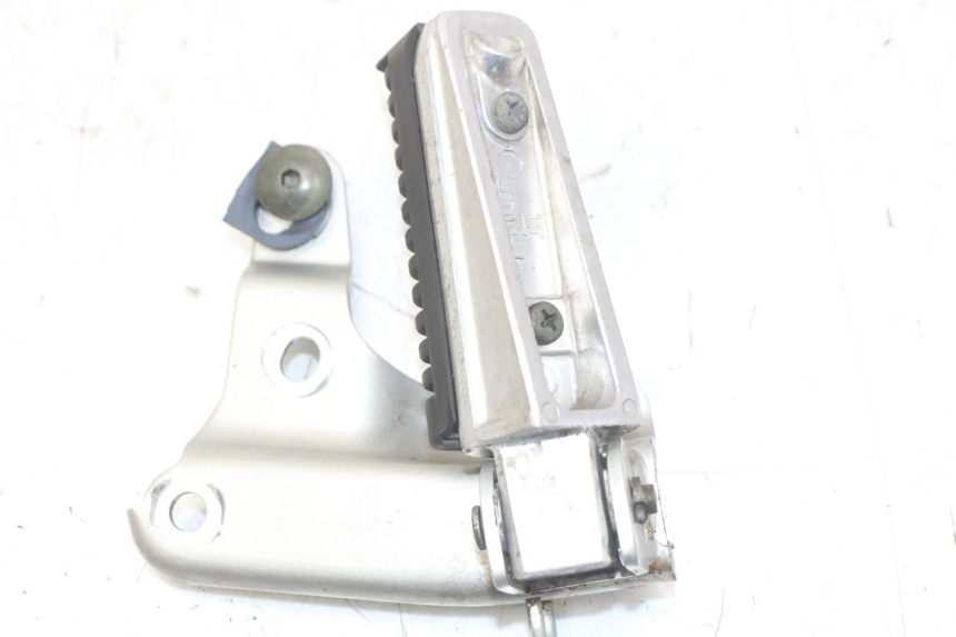 photo de REPOSAPIES TRASERA IZQUIERDA YAMAHA XP T-MAX TMAX 500 (2004 - 2007) - Zoom estado de uso