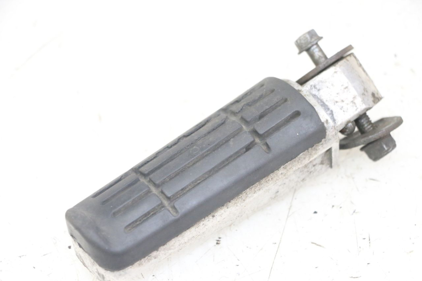 photo de REPOSAPIES TRASERA IZQUIERDA YAMAHA FZS FAZER 600 (2001 - 2003) - Vista principal