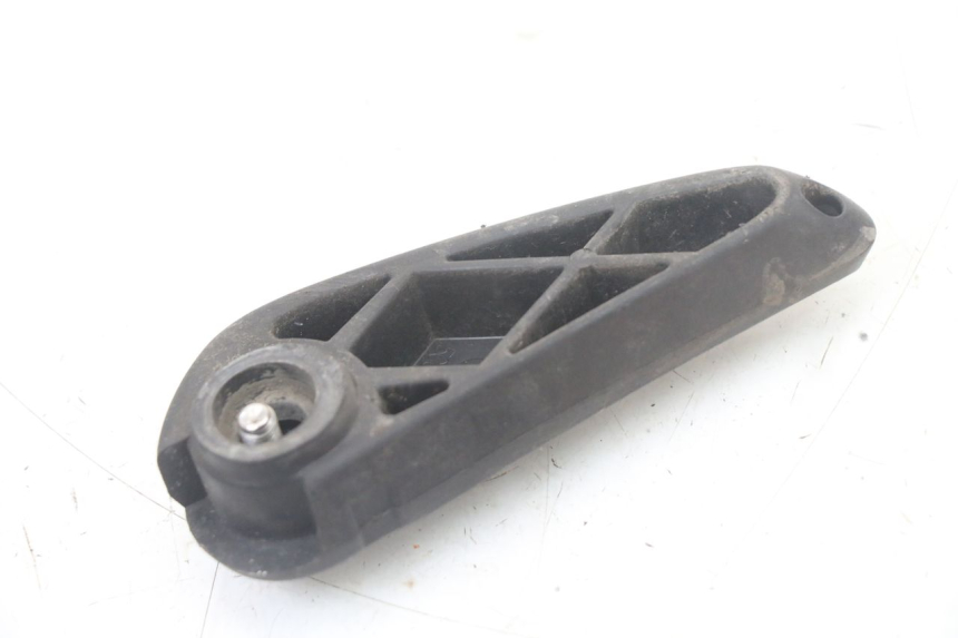 photo de REPOSAPIES TRASERA IZQUIERDA YAMAHA NEOS NEO'S 4T 50 (2008 - 2016) - Primer plano técnico