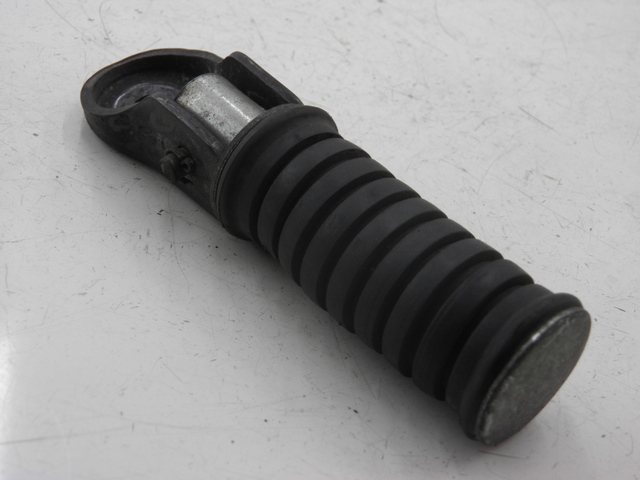 photo de REPOSAPIES TRASERA IZQUIERDA YAMAHA SR 125 (1982 - 2003) - Zoom estado de uso