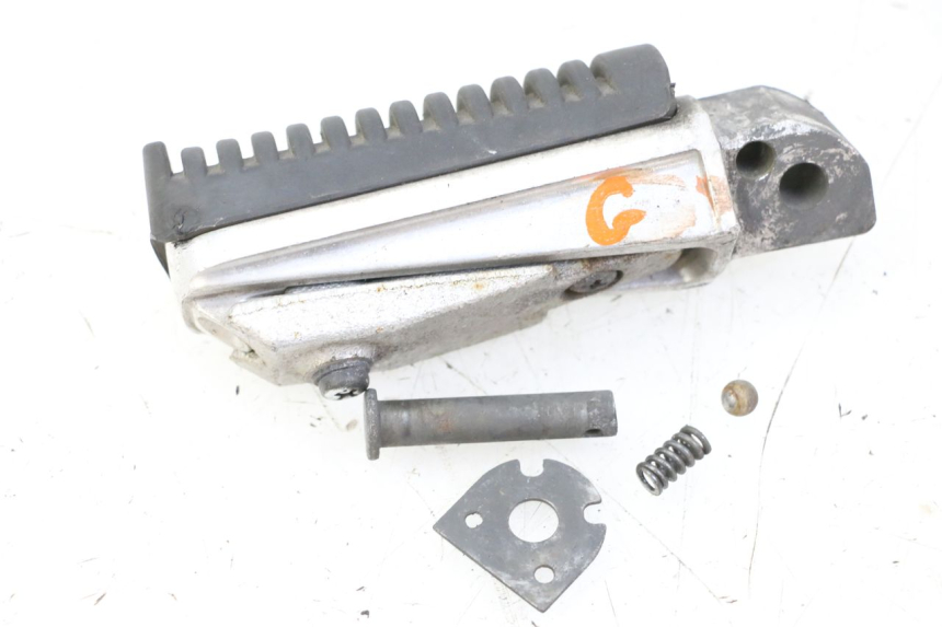 photo de REPOSAPIES TRASERA IZQUIERDA YAMAHA XJ6 600 (2008 - 2016) - Vista principal