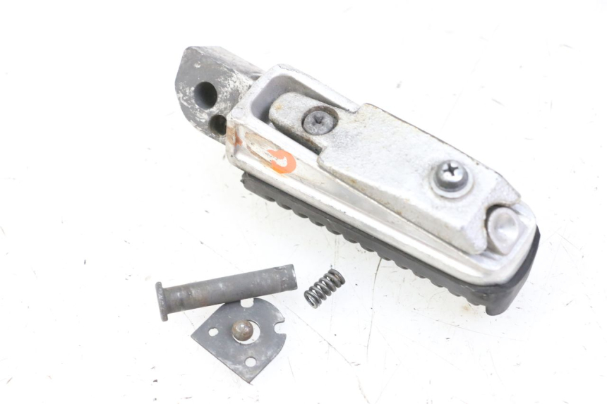 photo de REPOSAPIES TRASERA IZQUIERDA YAMAHA XJ6 600 (2008 - 2016) - Zoom estado de uso