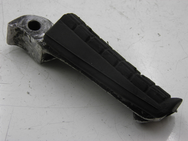 photo de REPOSAPIES TRASERA IZQUIERDA YAMAHA XJS DIVERSION 600 (1997 - 1999) - Vista principal