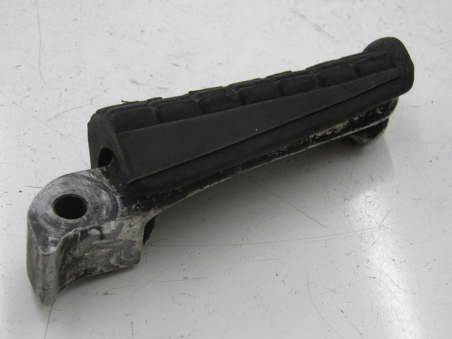 photo de REPOSAPIES TRASERA IZQUIERDA YAMAHA XJS DIVERSION 600 (1997 - 1999) - Zoom estado de uso