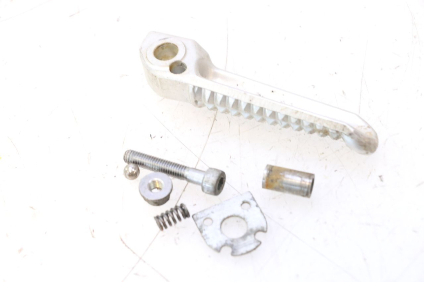 photo de REPOSAPIES TRASERA IZQUIERDA YAMAHA YZF R6 600 (2008 - 2009) - Zoom estado de uso