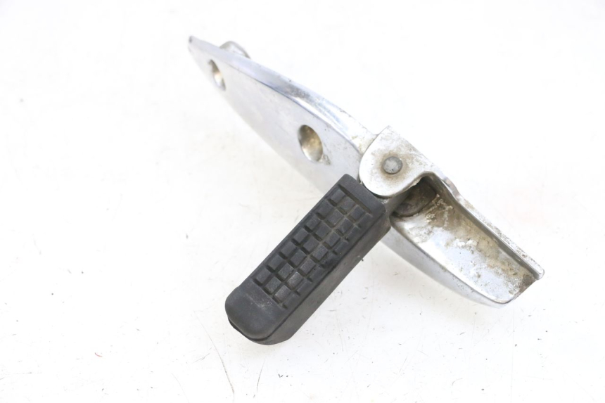 photo de REPOSAPIES TRASERA IZQUIERDA KYMCO ZING 125 (1997 - 2003) - Detalles de los puntos de fijación