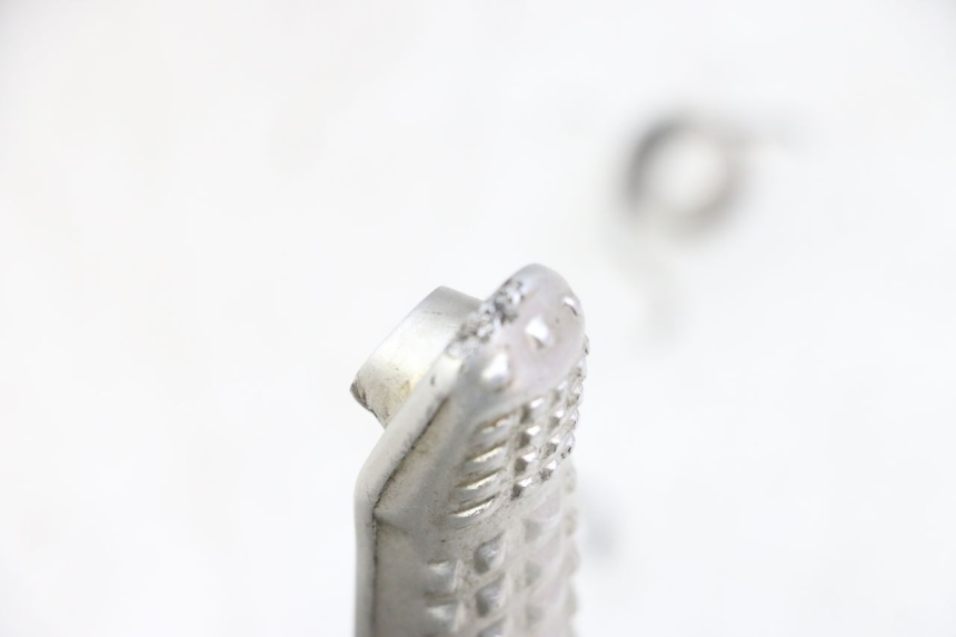 photo de REPOSAPIES DELANTERA DERECHA BMW S RR ABS S1000RR 1000 (2015 - 2018) - Detalle de la pieza