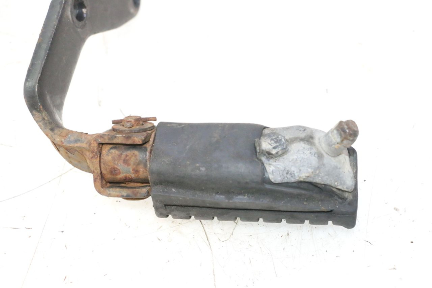 photo de REPOSAPIES DELANTERA DERECHA HONDA CB TWO FIFTY 250 (1991 - 2002) - Primer plano técnico