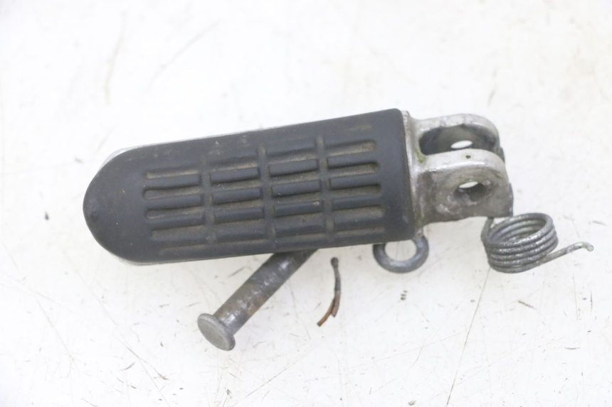 photo de REPOSAPIES DELANTERA DERECHA HONDA CBF 500 (2004 - 2007) - Detalle de la pieza