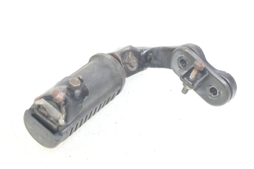 photo de REPOSAPIÉ DERECHO DELANTERO HONDA CM 125 (1983 - 2003) - Otra perspectiva