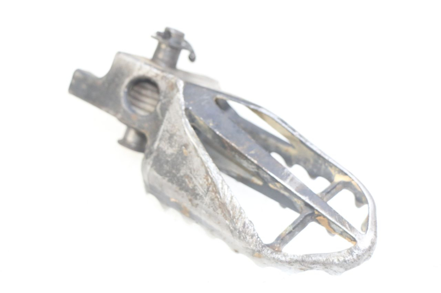 photo de REPOSAPIÉ DERECHO DELANTERO HONDA CRF CR-F 450 (2009 - 2012) - Detalle de la pieza