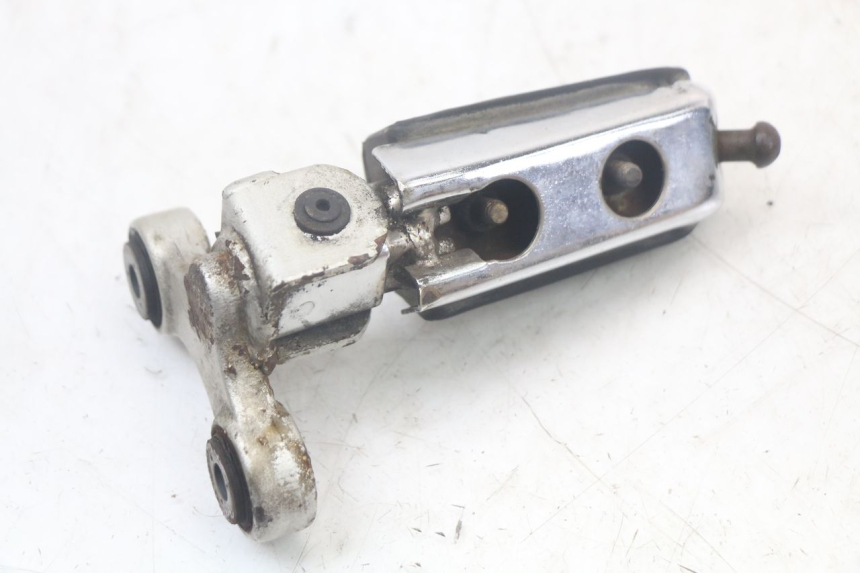 photo de REPOSAPIÉ DERECHO DELANTERO YAMAHA FJ 3CX 1200 (1986 - 1996) - Estado de la superficie y material