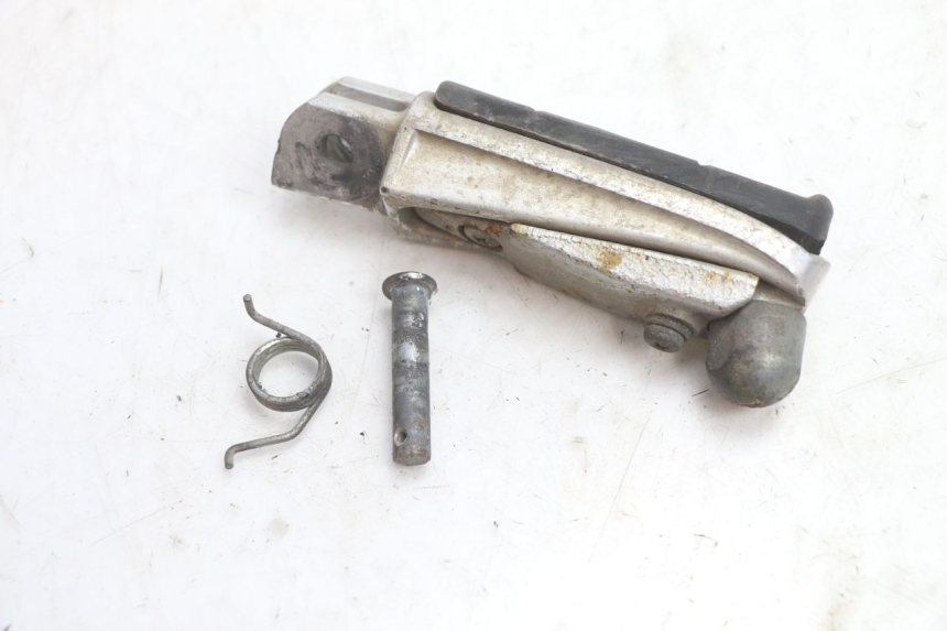 photo de REPOSAPIES DELANTERA DERECHA YAMAHA FJR 1300 (2001 - 2005) - Detalle de la pieza
