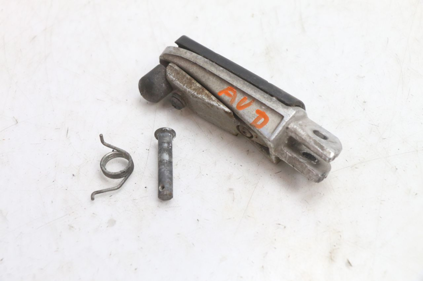 photo de REPOSAPIES DELANTERA DERECHA YAMAHA FJR 1300 (2001 - 2005) - Otra perspectiva