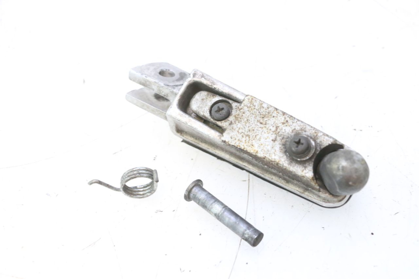 photo de REPOSAPIES DELANTERA DERECHA YAMAHA FJR 1300 (2001 - 2005) - Primer plano técnico