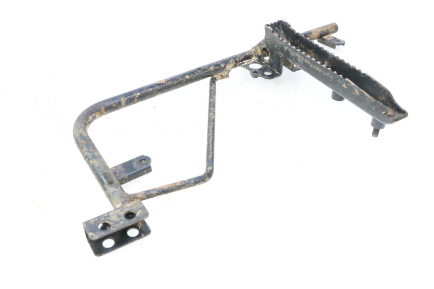 photo de REPOSAPIES DELANTERA DERECHA KYMCO MXU R 250 (2004 - 2010) - Primer plano técnico