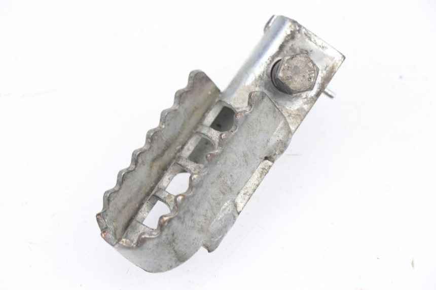 photo de REPOSAPIES DELANTERA DERECHA DERBI SENDA SM DRD 50 (2008 - 2013) - Otra perspectiva