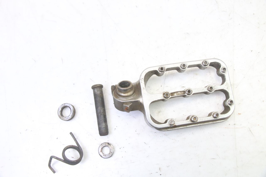 photo de REPOSAPIES DELANTERA DERECHA KTM SUPERENDURO R 950 (2005 - 2009) - Detalle de la pieza