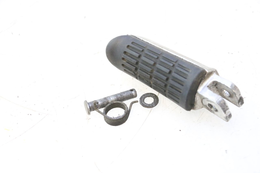 photo de REPOSAPIES DELANTERA DERECHA HONDA VFR FI RC46 800 (1998 - 2001) - Primer plano técnico
