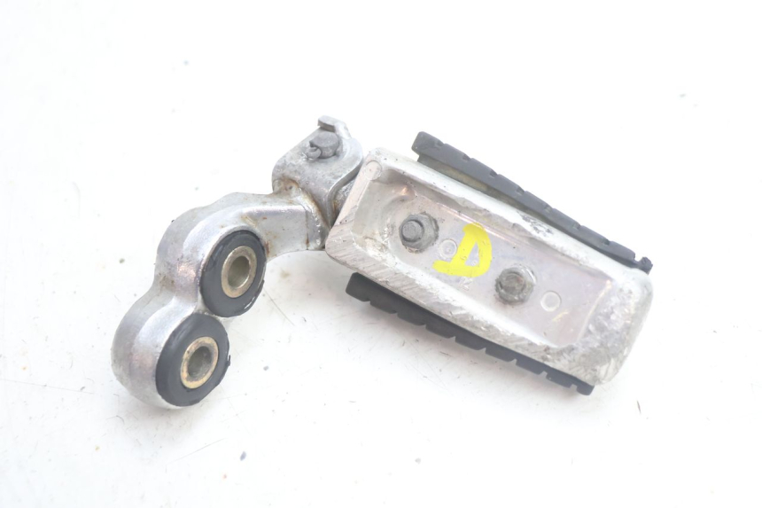 photo de REPOSAPIES DELANTERA DERECHA YAMAHA XV VIRAGO 535 (1988 - 2004) - Primer plano técnico