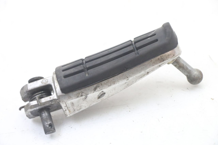 photo de REPOSAPIES DELANTERA DERECHA YAMAHA FZ6 FAZER S2 600 (2007 - 2011) - Detalle de la pieza