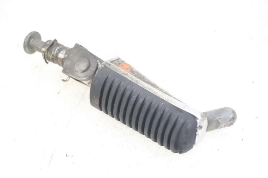 photo de REPOSAPIÉ DERECHO DELANTERO YAMAHA FZS FAZER 600 (2001 - 2003) - Vista principal