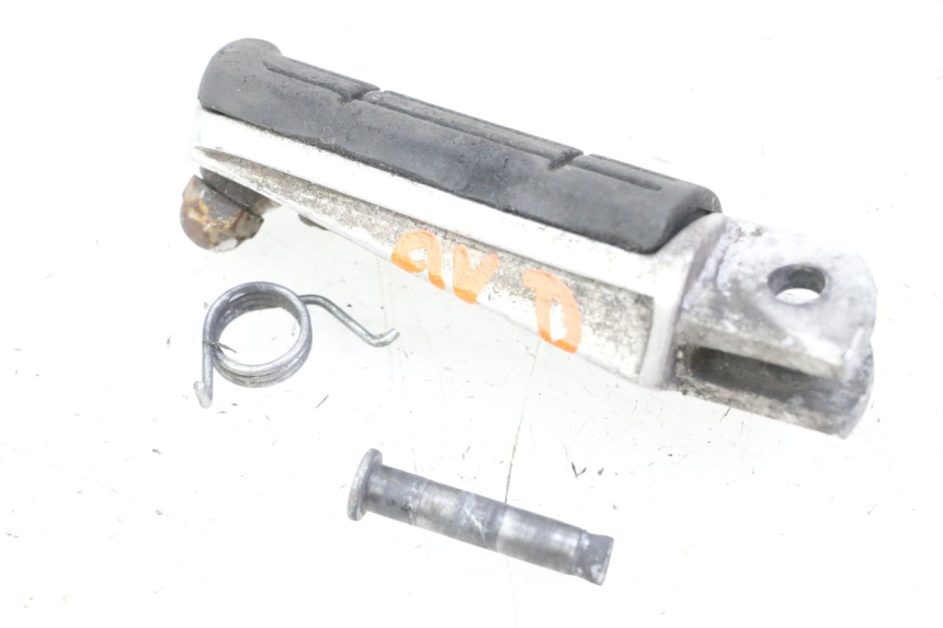 photo de REPOSAPIES DELANTERA DERECHA YAMAHA XJ6 600 (2008 - 2016) - Detalle de la pieza