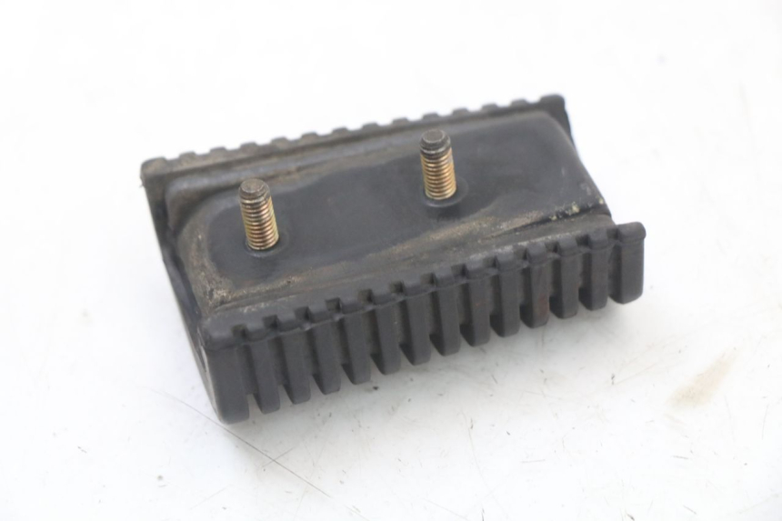 photo de REPOSAPIES DELANTERA DERECHA YAMAHA XVS DRAG STAR DRAGSTAR 650 (1997 - 2007) - Primer plano técnico