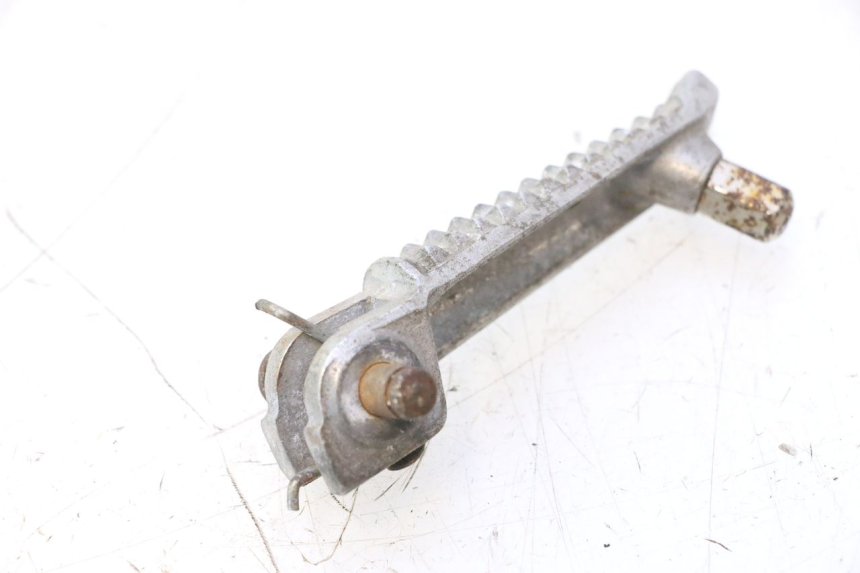 photo de REPOSAPIES DELANTERA DERECHA YAMAHA YZF R6 600 (2008 - 2009) - Zoom estado de uso